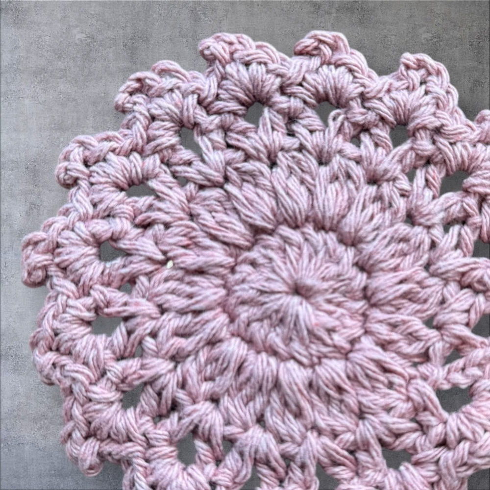 Set of 4 Elegant Pink Crochet Coasters - Picture 5 of 8